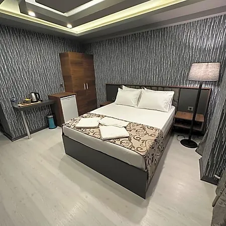 Loft Hotel *